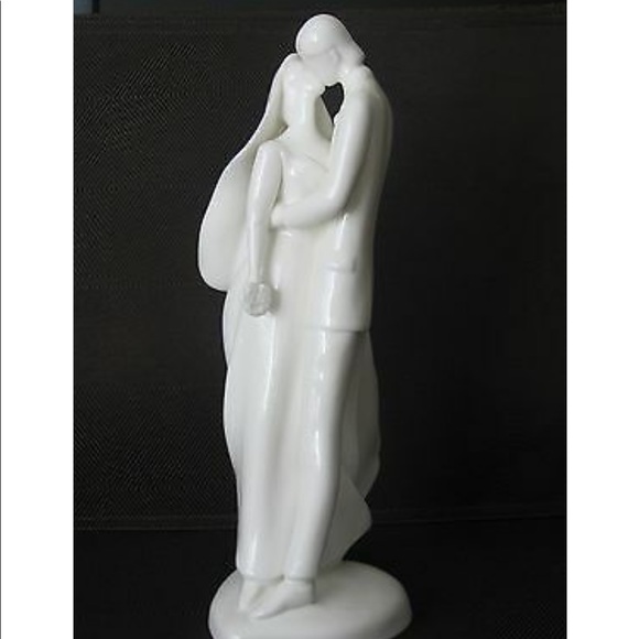 Royal Doulton Wedding Day Figurine Bone China - Picture 6 of 16